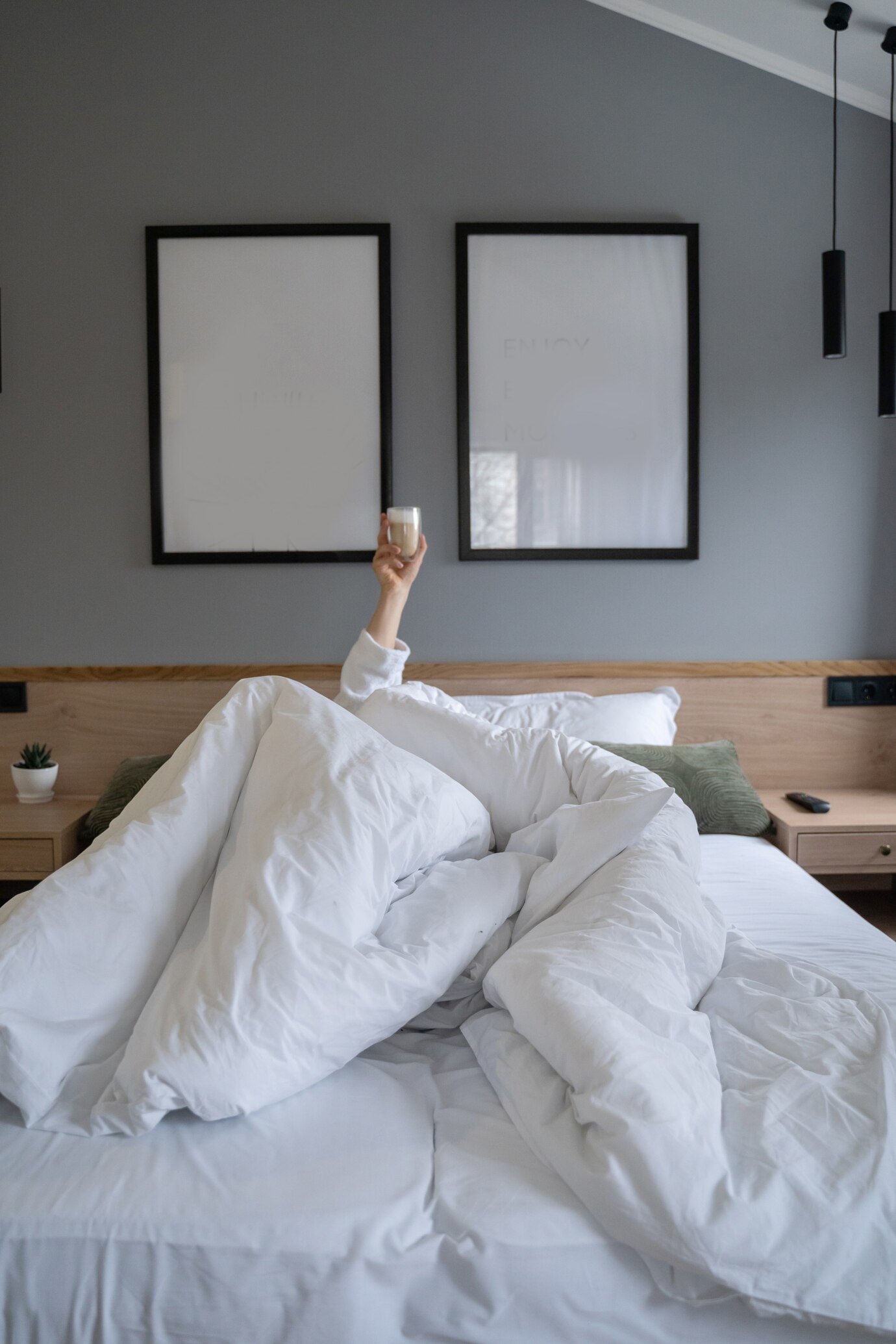 Hand holding cup coffee home bed 1153 4059